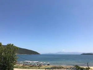 Peramos Luxury - Néa Péramos