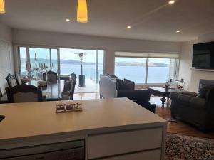Luxury and Spacious Modern House, Spectacular View