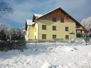 Avanti - Zielony Zakątek Apartamenty i Pokoje z łazienkami Kuchnia Parking - Mochnaczka Wyżna