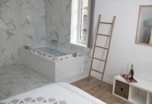 Appartements Triplex de luxe 110 m2 hyper centre jacuzzi : photos des chambres