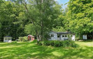 Awesome Home In Fjälkinge With Kitchen