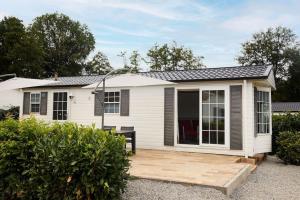 4 persons chalet Valkenbosch situated in the forested area