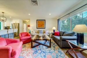 April - May Special - Updated! Pool - 6 min to Beach