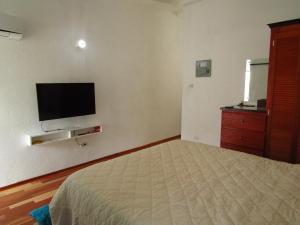 Cozy 1 bed Apt 2B in Rockley near American Embassy