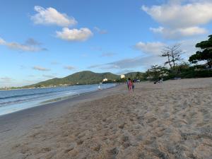 Apto e Suítes Praia do Itapocoroi