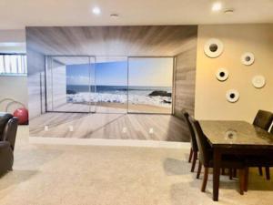 Luxury 3700 sq 5 bedroom jettedtub 4 fireplaces