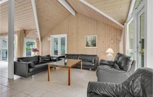 Cozy Home In Væggerløse With Sauna