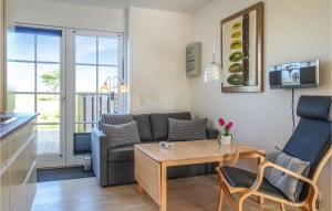 2 Bedroom Lovely Apartment In Aakirkeby
