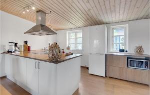 2 Bedroom Lovely Apartment In Gørlev