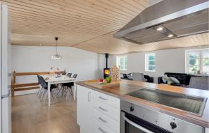 2 Bedroom Lovely Apartment In Gørlev