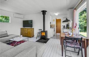 1 Bedroom Nice Home In Eskebjerg