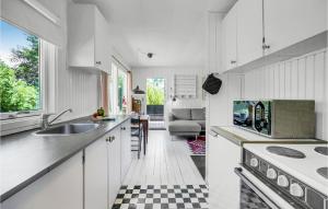 1 Bedroom Nice Home In Eskebjerg