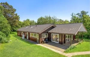 Three-Bedroom Holiday Home In Farevejle - 福勒瓦伊勒