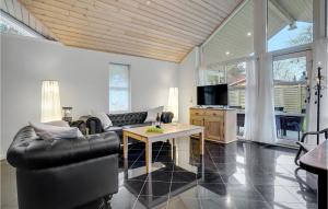 Cozy Home In Slagelse With Kitchen