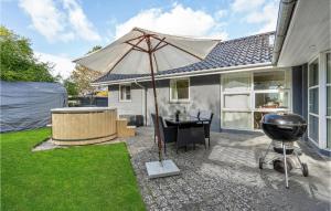 Cozy Home In Slagelse With Kitchen