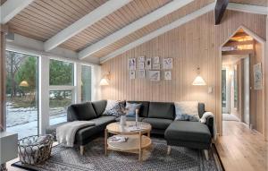 Three-Bedroom Holiday Home In Jerup