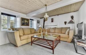 Gorgeous Home In Højer With Wifi