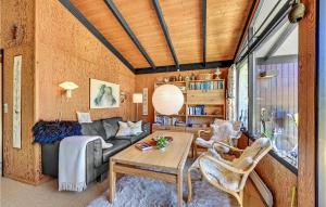 2 Bedroom Stunning Home In Højby