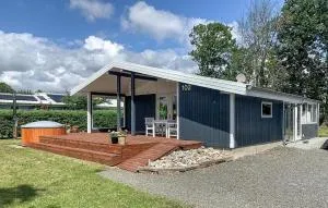 4 Bedroom Cozy Home In Juelsminde - Glud