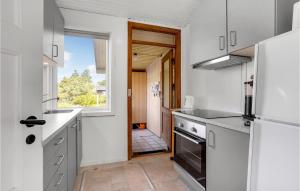 Three-Bedroom Holiday Home With A Fireplace In Rømø