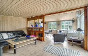 3 Bedroom Gorgeous Home In Vig