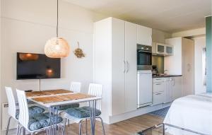 Awesome Apartment In Allinge