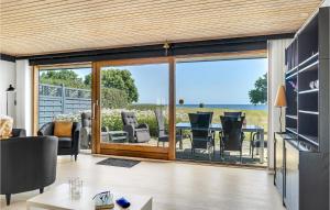 3 Bedroom Cozy Home In Frørup