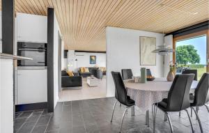 3 Bedroom Cozy Home In Frørup