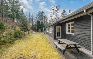 3 Bedroom Cozy Home In Silkeborg