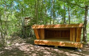 Amazing Home In Aakirkeby