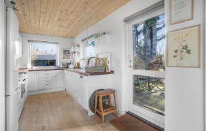 4 Bedroom Stunning Home In Fårevejle