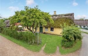 3 Bedroom Cozy Home In Fanø