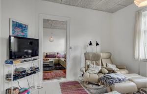 Stunning Home In Tranekær With Wifi