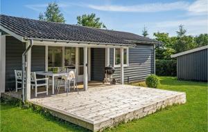 Awesome Home In Holbæk With Kitchen