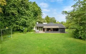 Three-Bedroom Holiday Home In Idestrup - Nykøbing Falster