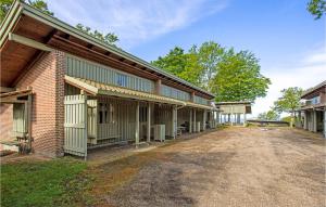 Cozy Apartment In Allinge With Kitchen