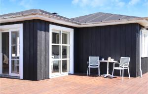 Gorgeous Home In Ejstrupholm With Wifi