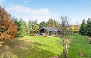 Three-Bedroom Holiday Home In Vaggerlose