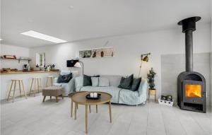 4 Bedroom Beach Front Home In Sydals