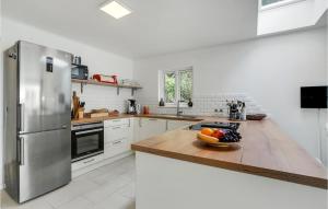 4 Bedroom Beach Front Home In Sydals