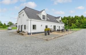Amazing Home In Engesvang