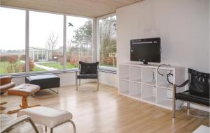 Three-Bedroom Holiday Home In Norre Nebel