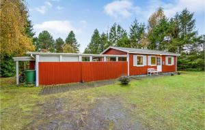 Three-Bedroom Holiday Home Væggerløse With A Fireplace 08