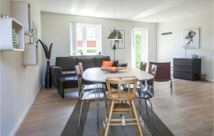 Cozy Apartment In Gudhjem With Wifi