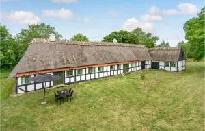 Beautiful Apartment In Rudkøbing - Spodsbjerg