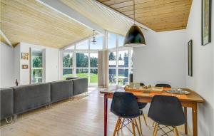 Beautiful Home In Kalundborg With Wifi