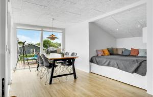 2 Bedroom Cozy Home In Juelsminde