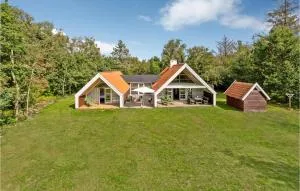 Two-Bedroom Holiday Home In Humble - Хамбл