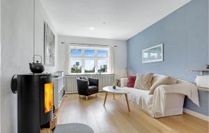 2 Bedroom Stunning Home In Rønne