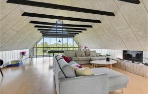 Nice Home In Ebeltoft With Sauna